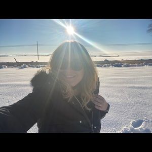 Meet your Posher, Carla